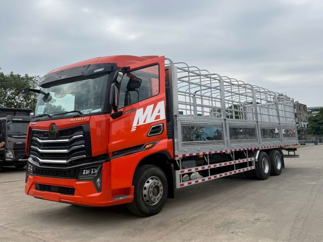 XE TẢI HOWO MAX280 KHUNG MUI PHỦ BẠT 9M9