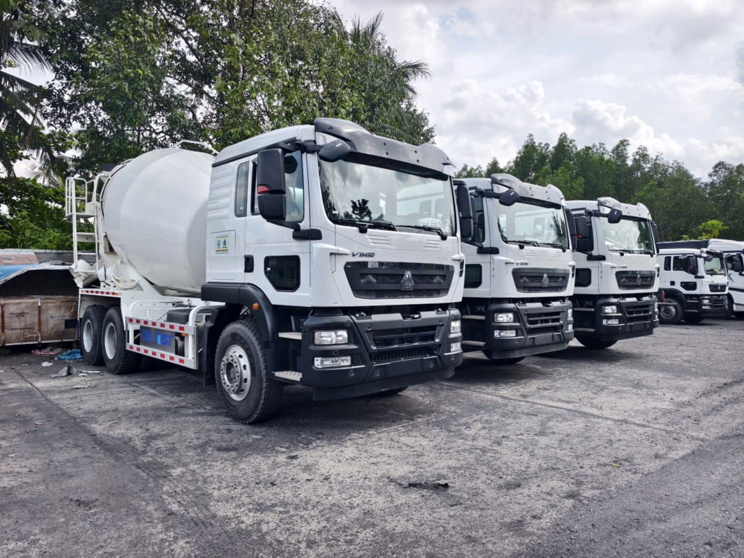 Xe trộn HOWO V7X-350HP 10M3