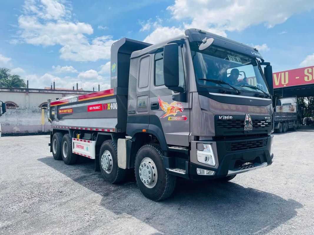 Xe ben HOWO V7-X 400HP thùng đúc