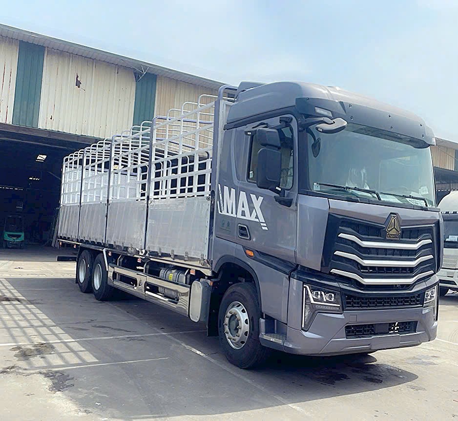 Xe tải HOWO MAX280 khung mui phủ bạt 9M9