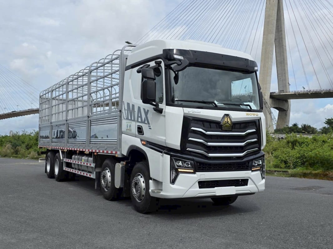 Xe tải HOWO MAX350 khung mui phủ bạt 9M7