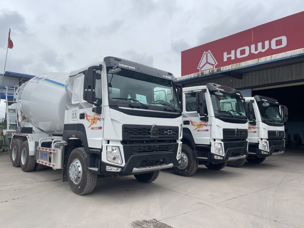 Xe trộn HOWO V7X-350HP 10M3