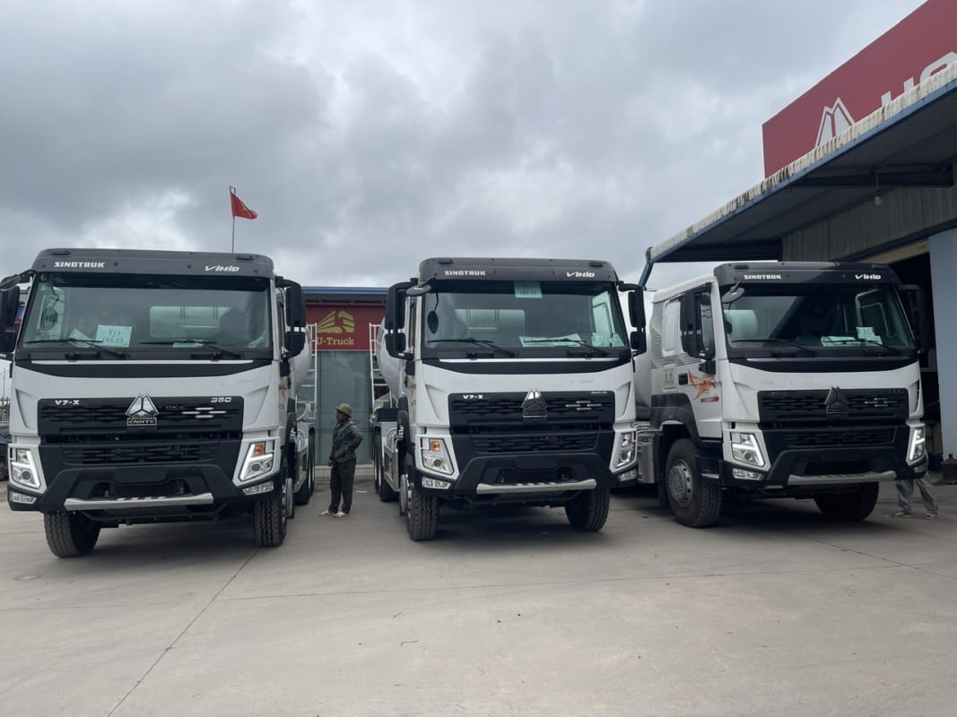 Xe trộn HOWO V7X-350HP 10M3